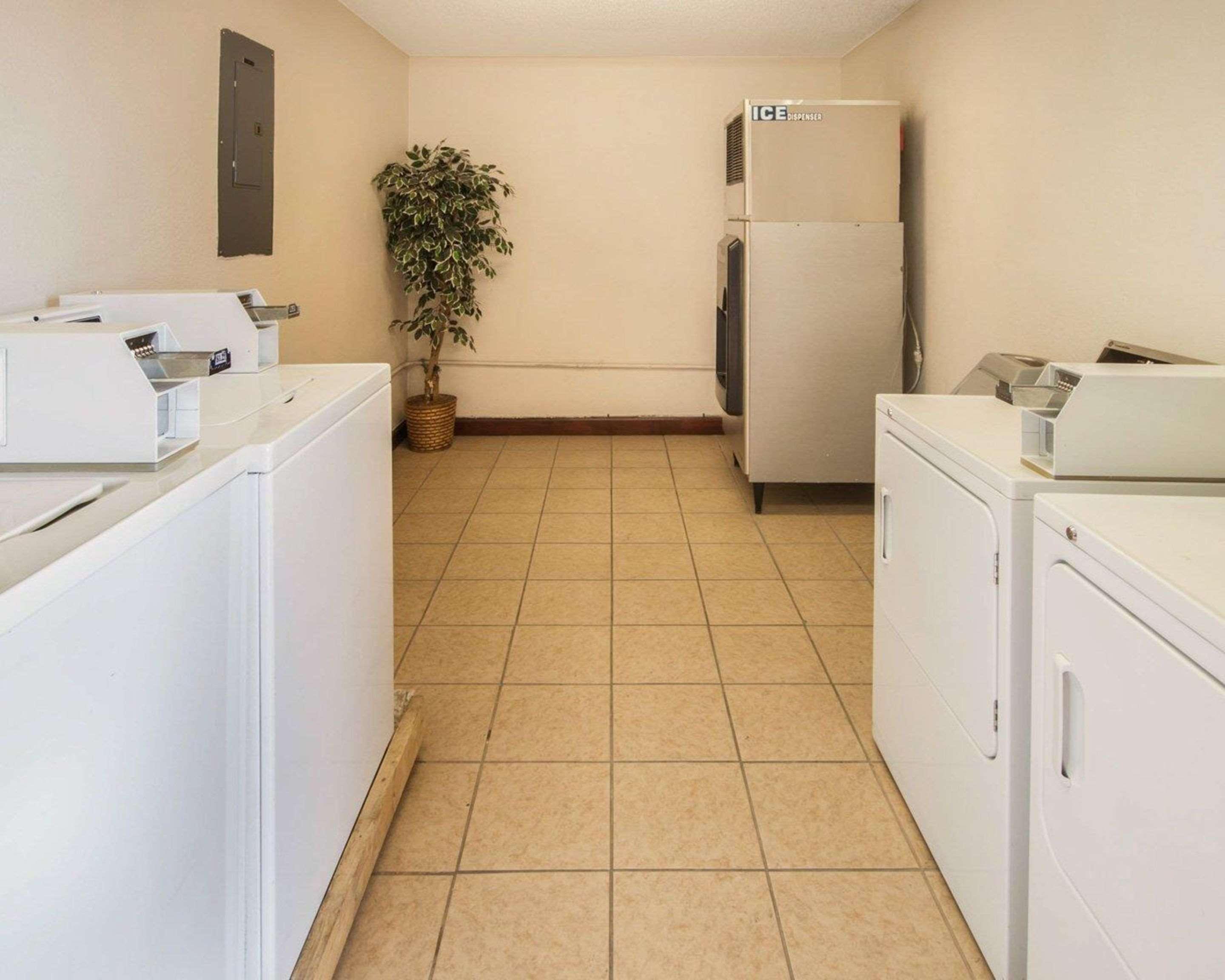 Econo Lodge Inn & Suites El Paso Eksteriør bilde