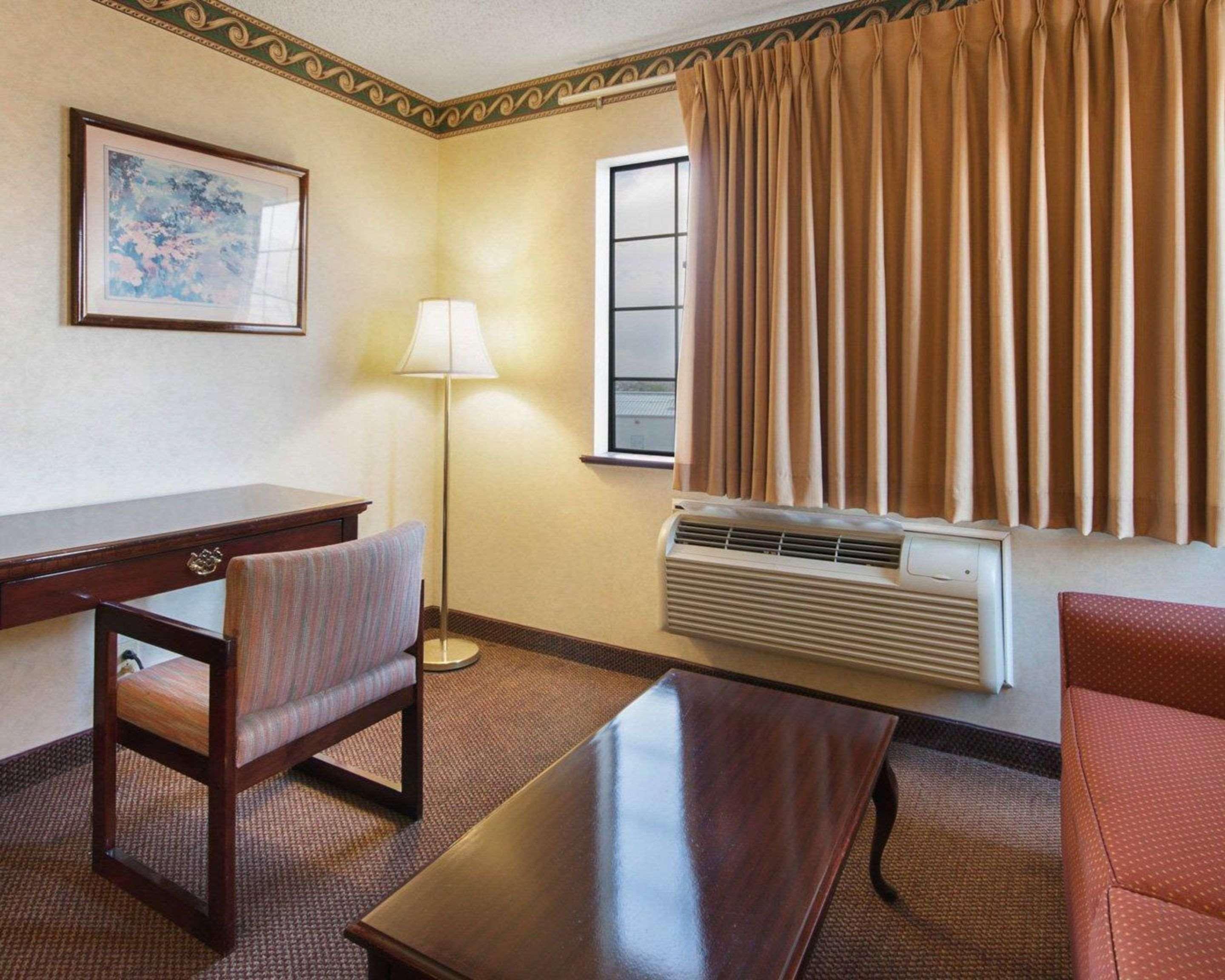 Econo Lodge Inn & Suites El Paso Eksteriør bilde
